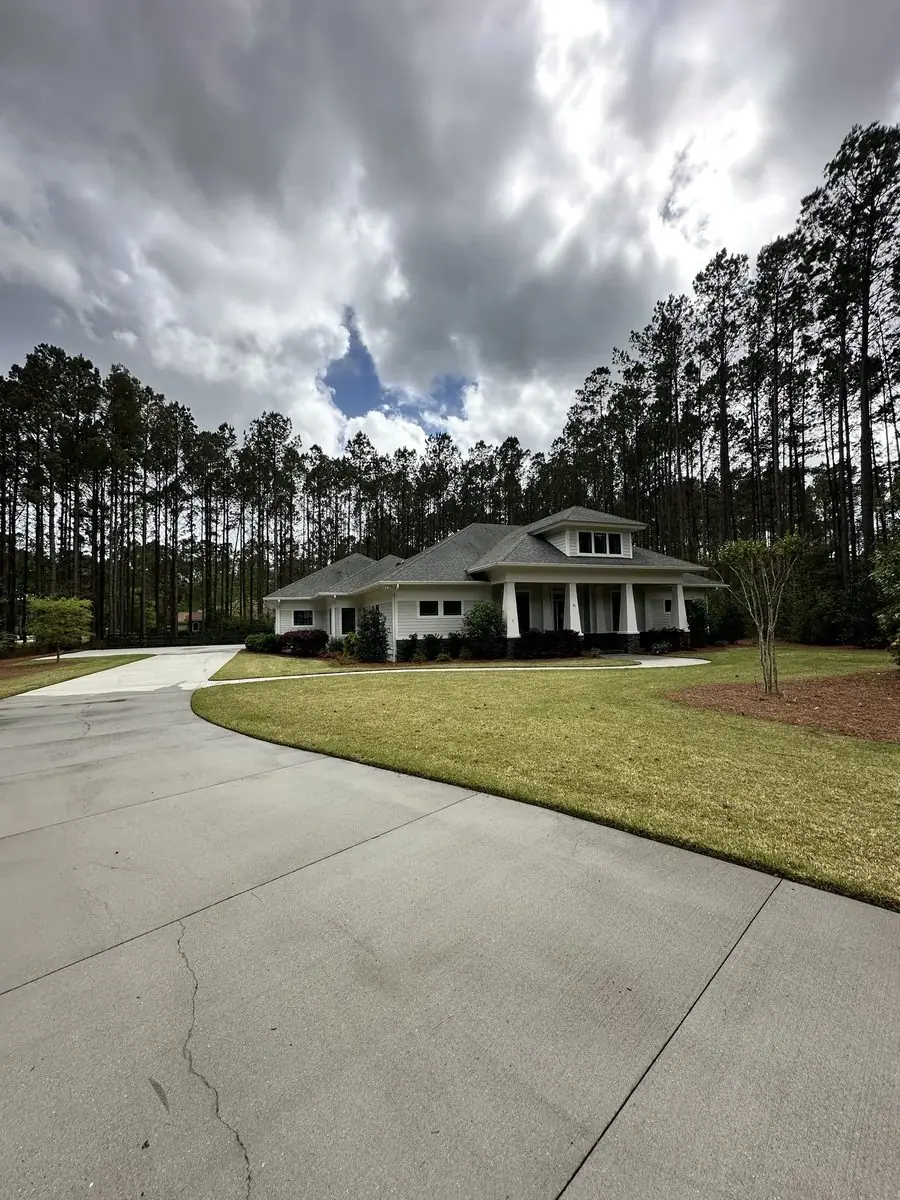 Large home and driveway soft wash