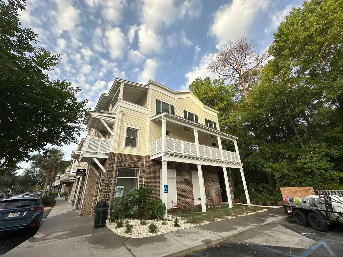 Apartment in Old Town Bluffton soft washed